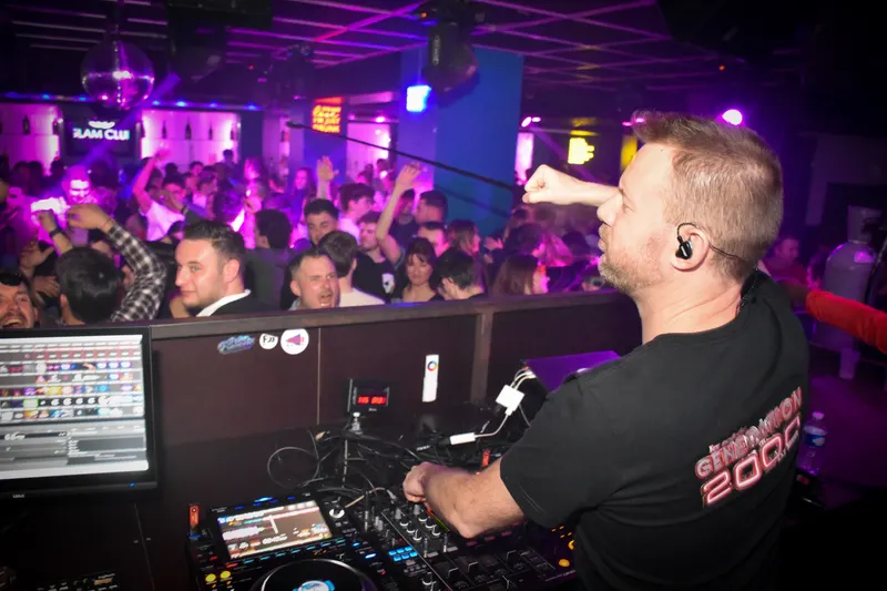 Photo de la soirée DJ Mast - Génération 2000
