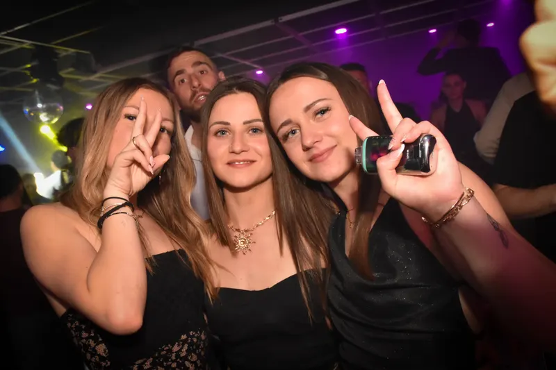 Photo de la soirée DJ Fou - Carrément Tubes 🎵