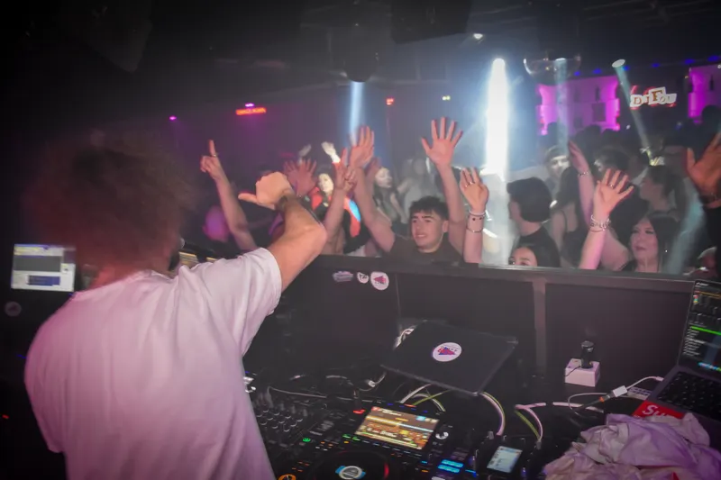 Photo de la soirée DJ Fou - Carrément Tubes 🎵