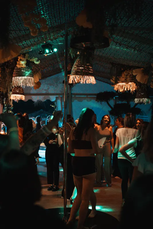 Photo de la soirée 𝗠𝗶𝘀𝘁𝗶𝗻𝗴𝘂𝗲𝘁𝘁𝗲𝘀 𝗲́𝗱𝗶𝘁𝗶𝗼𝗻 #𝟮 🪩🍒