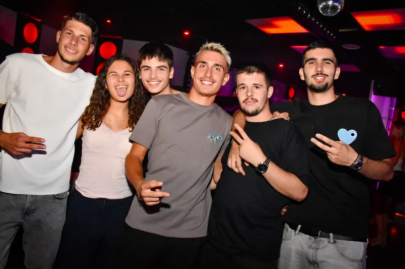 Photo de la soirée 𝗚𝗟𝗔𝗠 𝗥𝗢𝗨𝗟𝗘𝗧𝗧𝗘 🎰