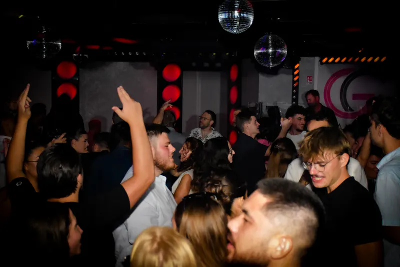 Photo de la soirée 𝗚𝗟𝗔𝗠 𝗥𝗢𝗨𝗟𝗘𝗧𝗧𝗘 🎰