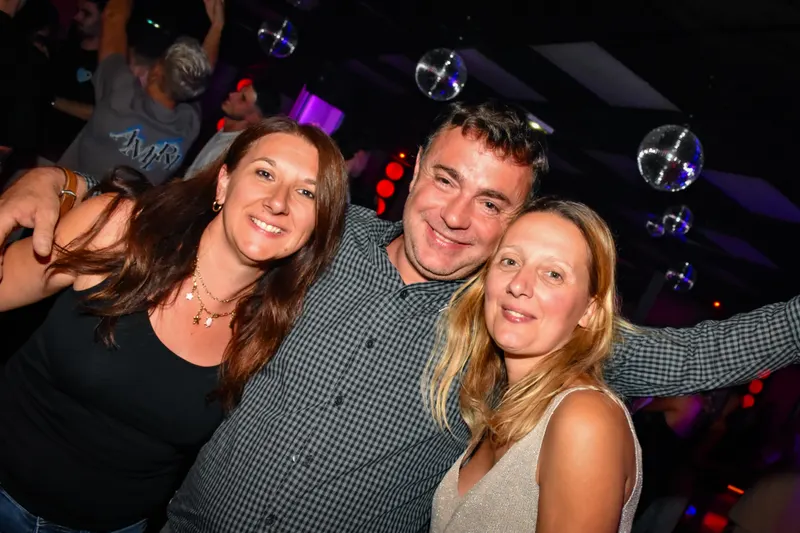 Photo de la soirée 𝗚𝗟𝗔𝗠 𝗥𝗢𝗨𝗟𝗘𝗧𝗧𝗘 🎰