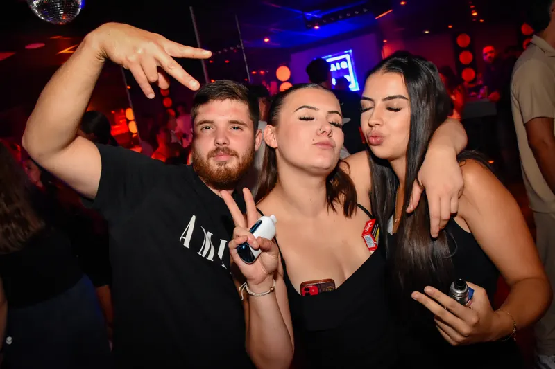 Photo de la soirée 𝗚𝗟𝗔𝗠 𝗥𝗢𝗨𝗟𝗘𝗧𝗧𝗘 🎰