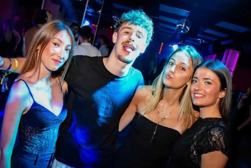 Photo de la soirée 𝗚𝗟𝗔𝗠 𝗥𝗢𝗨𝗟𝗘𝗧𝗧𝗘 🎰