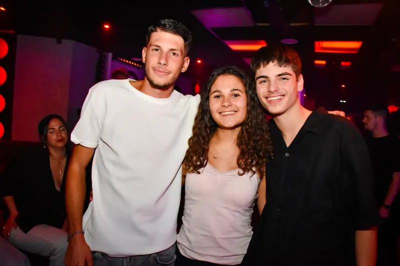Photo de la soirée 𝗚𝗟𝗔𝗠 𝗥𝗢𝗨𝗟𝗘𝗧𝗧𝗘 🎰