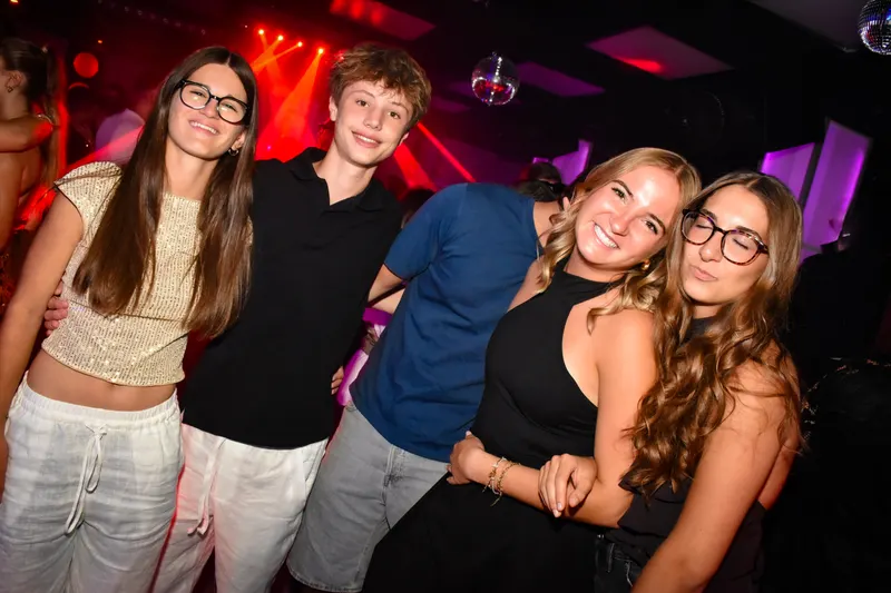 Photo de la soirée 𝗚𝗟𝗔𝗠 𝗥𝗢𝗨𝗟𝗘𝗧𝗧𝗘 🎰