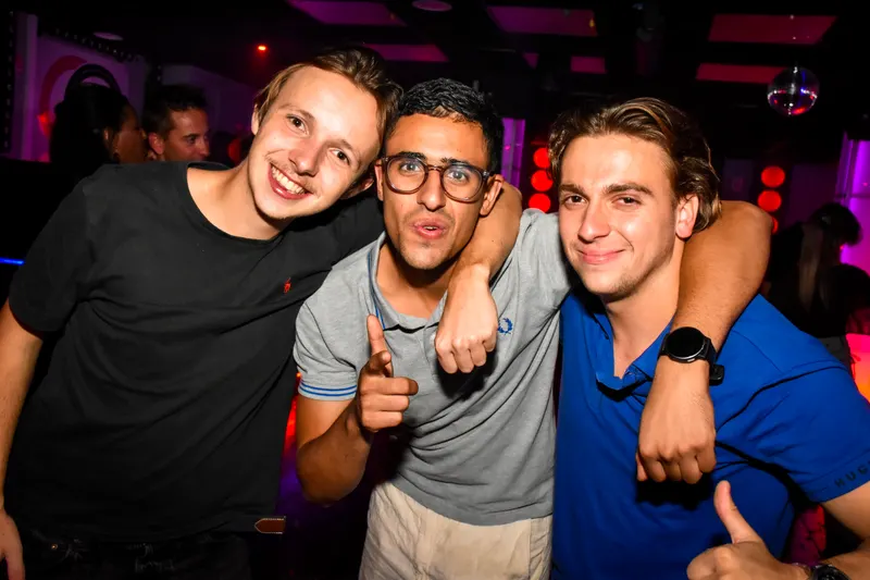 Photo de la soirée Generation 2000 avec DJ MAST