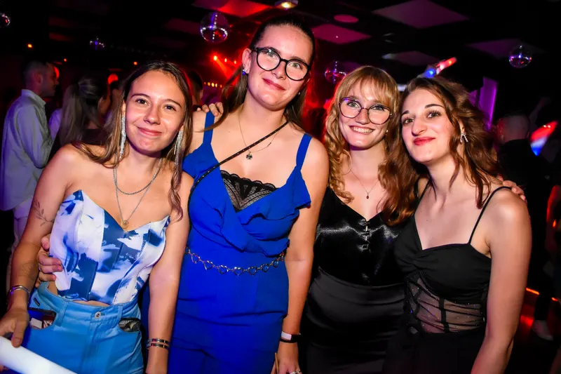 Photo de la soirée Generation 2000 avec DJ MAST