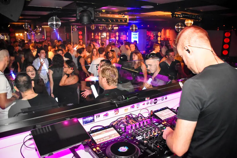 Photo de la soirée Generation 2000 avec DJ MAST