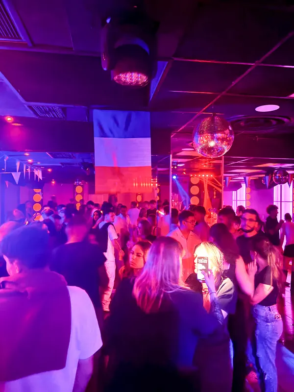 Photo de la soirée 𝗟𝗔 𝗙𝗥𝗘𝗡𝗖𝗛 🇫🇷  by DJ FDB