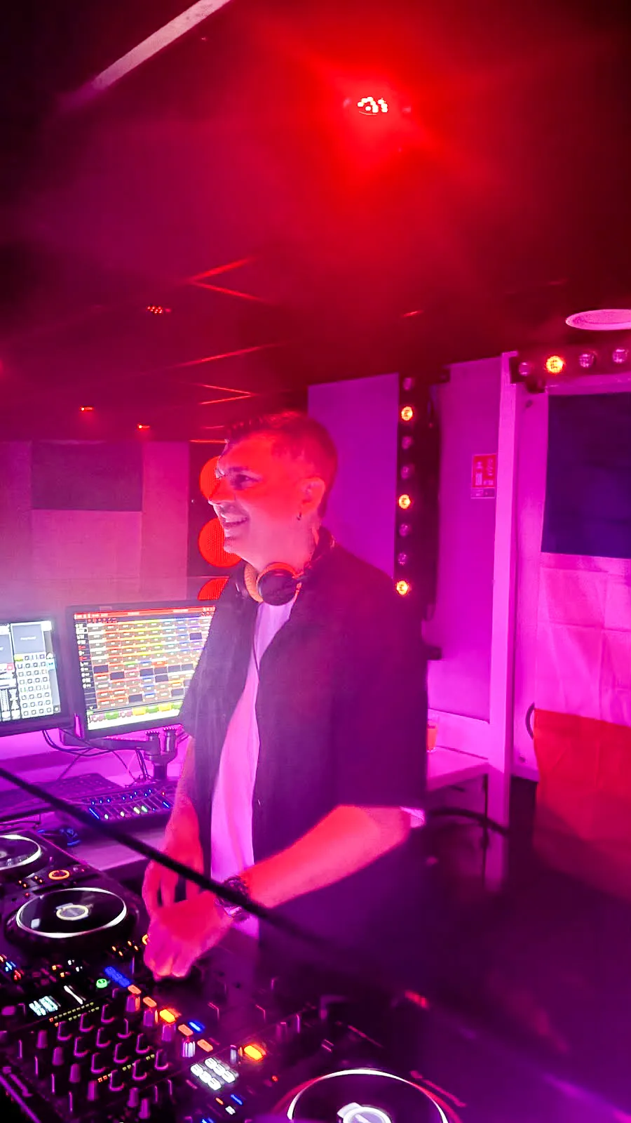 Couverture du reportage 𝗟𝗔 𝗙𝗥𝗘𝗡𝗖𝗛 🇫🇷  by DJ FDB